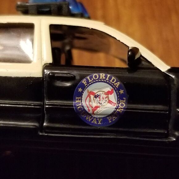 Florida Highway Patrol Road Champs die cast police car 1:43 scale - Picture 4 of 10